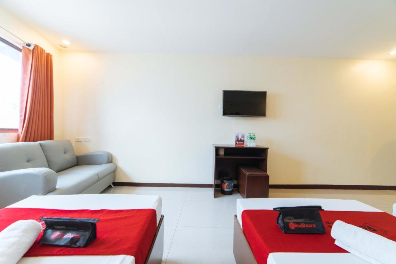 Reddoorz Near Victoria Mall Davao City Eksteriør bilde